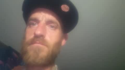 Snapshot of smallpackage1983 chatting on 11/17/25, 07:47 smallpackage1983 online show from 11/17/25, 07:47