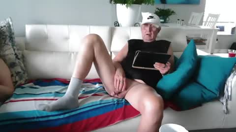 Snapshot of smallpenisbigtongue chatting on 05/28/26, 03:31 Daddy online show from 05/28/26, 03:31