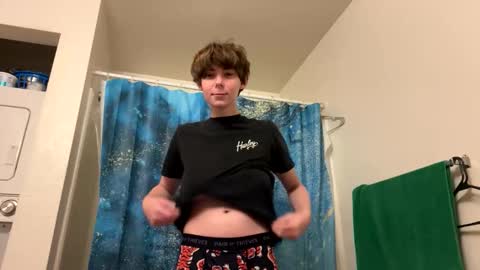 Snapshot of smalltshbigtits chatting on 11/19/25, 09:53 smalltshbigtits online show from 11/19/25, 09:53