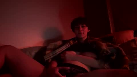 Snapshot of smalltshbigtits chatting on 11/25/25, 01:44 smalltshbigtits online show from 11/25/25, 01:44