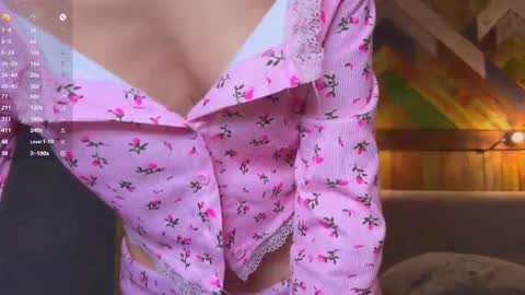 Elizabeth online show from 12/20/25, 03:46