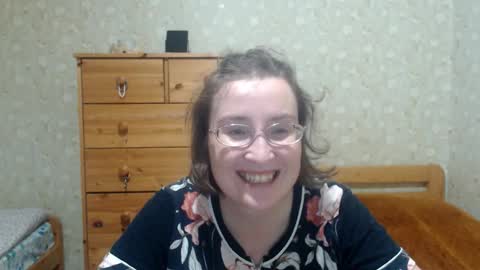 Snapshot of smart_rose chatting on 10/25/25, 03:18 smart_rose online show from 10/25/25, 03:18