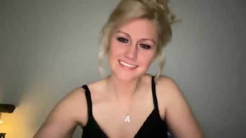 smexxii93 online show from 02/13/26, 03:57