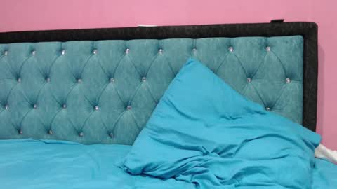 smile_cute_fox online show from 12/08/24, 08:41