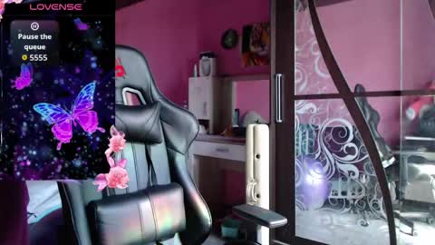 Snapshot of smile_cute_fox chatting on 04/06/26, 04:46 smile_cute_fox online show from 04/06/26, 04:46
