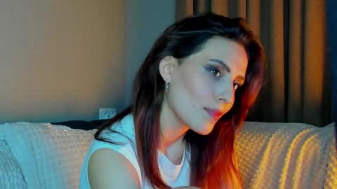 Snapshot of smile_forever_ chatting on 09/14/25, 08:08 Bella online show from 09/14/25, 08:08