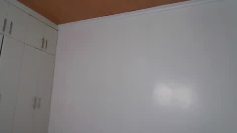 Snapshot of smiley_luv1 chatting on 12/13/25, 09:42 smiley luv1 online show from 12/13/25, 09:42