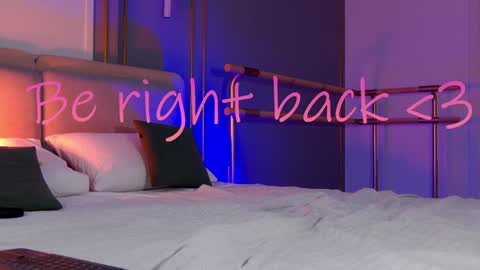 Snapshot of smiley_mia_ chatting on 02/01/25, 11:10 Mia online show from 02/01/25, 11:10