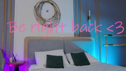 Snapshot of smiley_mia_ chatting on 02/05/25, 08:11 Mia online show from 02/05/25, 08:11