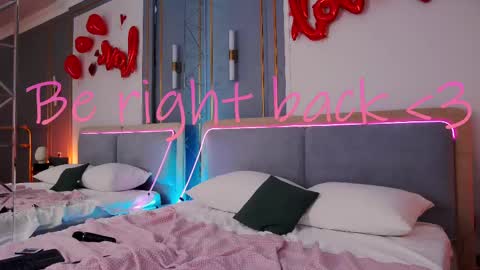 Snapshot of smiley_mia_ chatting on 02/19/25, 11:28 Mia online show from 02/19/25, 11:28