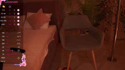 Snapshot of smiley_mia_ chatting on 09/11/25, 07:41 Mia online show from 09/11/25, 07:41