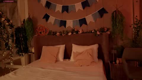 Snapshot of smiley_mia_ chatting on 10/05/25, 05:17 Mia online show from 10/05/25, 05:17