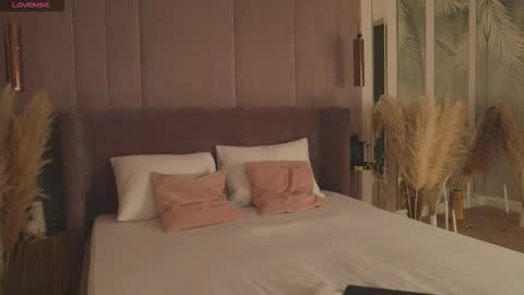 Mia online show from 02/08/26, 05:11