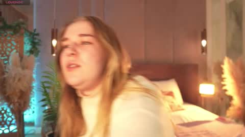 Mia online show from 03/16/26, 05:24