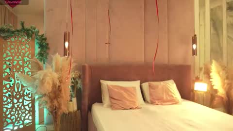 Mia online show from 03/18/26, 05:10