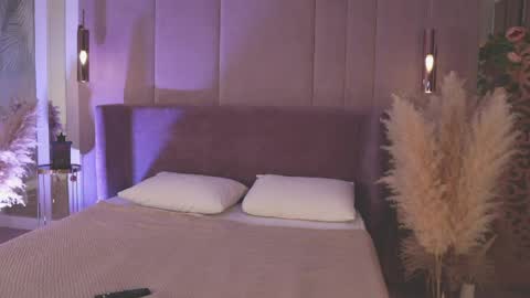 Mia online show from 04/14/26, 05:46