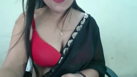 Snapshot of smiley_queen99 chatting on 05/03/26, 11:27 smiley online show from 05/03/26, 11:27