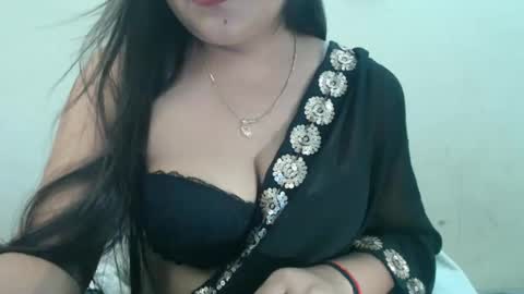 Snapshot of smiley_queen99 chatting on 05/16/26, 10:36 smiley online show from 05/16/26, 10:36