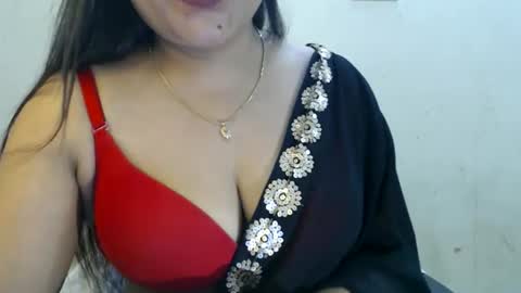 Snapshot of smiley_queen99 chatting on 06/02/26, 05:26 smiley online show from 06/02/26, 05:26
