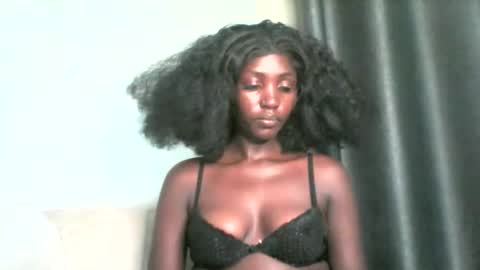 Snapshot of smileykesh chatting on 09/14/25, 08:30 smileykesh online show from 09/14/25, 08:30