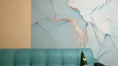 Snapshot of smiling_riddle chatting on 12/17/24, 01:27 smiling_riddle online show from 12/17/24, 01:27