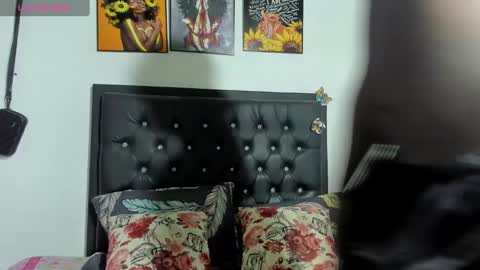 Snapshot of smith_oliver chatting on 12/27/24, 09:00 Smith online show from 12/27/24, 09:00