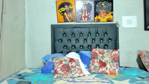 Snapshot of smith_oliver chatting on 02/14/25, 09:32 Smith online show from 02/14/25, 09:32