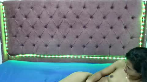 JONH SMITH AND ALIX SMITH online show from 12/22/24, 04:50