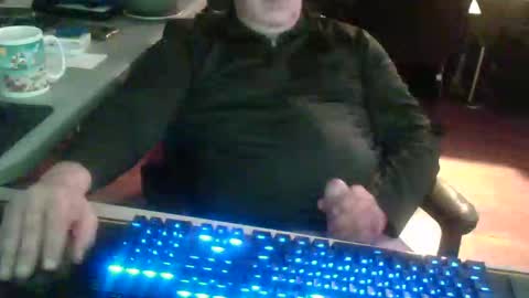 smly online show from 10/31/25, 12:17