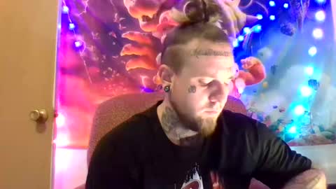 Snapshot of smokebluntafterblunt chatting on 12/21/24, 02:41 smoke online show from 12/21/24, 02:41