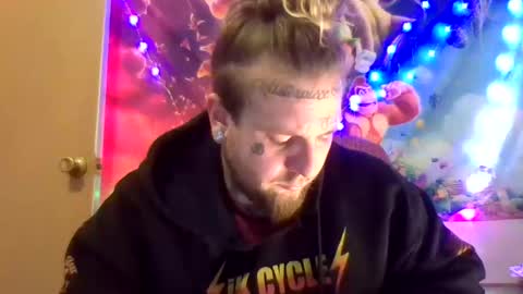 Snapshot of smokebluntafterblunt chatting on 01/10/25, 06:06 smoke online show from 01/10/25, 06:06