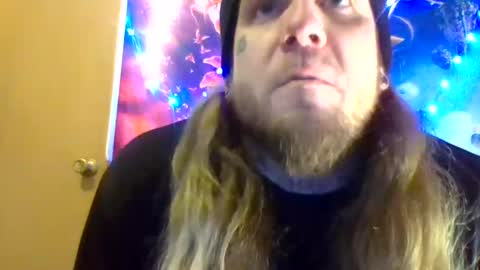 Snapshot of smokebluntafterblunt chatting on 01/18/25, 11:22 smoke online show from 01/18/25, 11:22