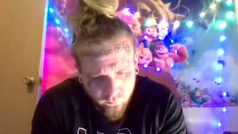 Snapshot of smokebluntafterblunt chatting on 02/17/25, 06:31 smoke online show from 02/17/25, 06:31