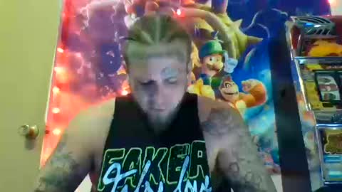 Snapshot of smokebluntafterblunt chatting on 10/19/25, 12:55 smoke online show from 10/19/25, 12:55