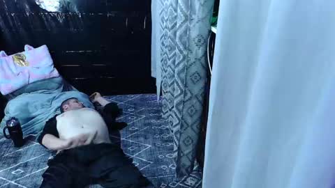 love bug online show from 12/22/25, 08:00