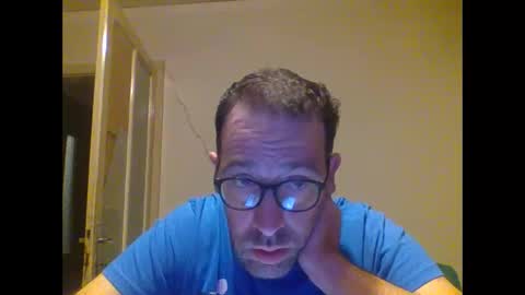 Snapshot of smokered100s chatting on 09/14/25, 07:46 luca online show from 09/14/25, 07:46