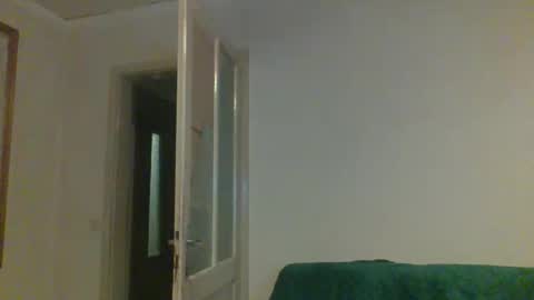 Snapshot of smokered100s chatting on 10/03/25, 08:17 luca online show from 10/03/25, 08:17