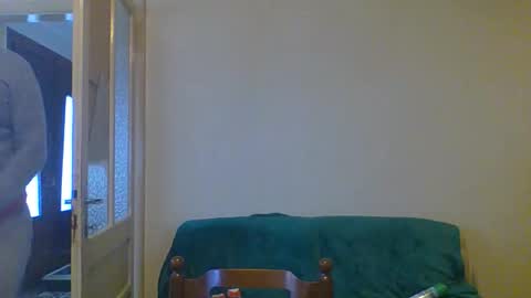 Snapshot of smokered100s chatting on 10/05/25, 03:54 luca online show from 10/05/25, 03:54