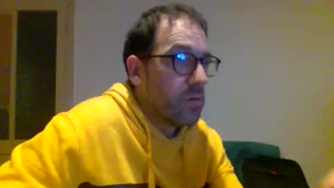 Snapshot of smokered100s chatting on 10/22/25, 09:03 luca online show from 10/22/25, 09:03