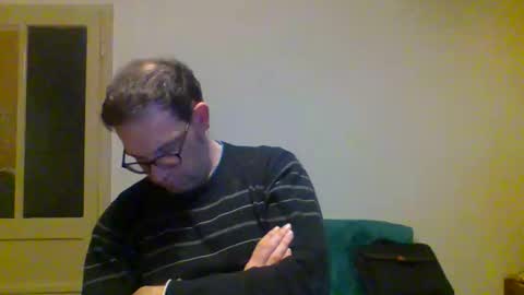 Snapshot of smokered100s chatting on 10/31/25, 11:28 luca online show from 10/31/25, 11:28