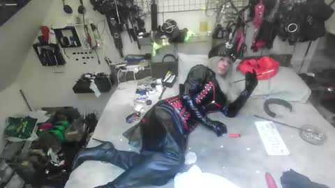 smokeslut365 online show from 11/25/25, 02:44