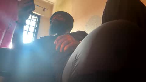 Snapshot of smokingorilla chatting on 12/15/25, 07:12 smokingorilla online show from 12/15/25, 07:12