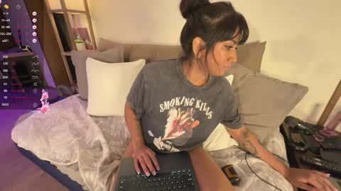 Carolina online show from 11/08/25, 02:45