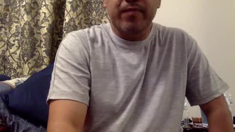 Snapshot of smoothstrik3r chatting on 12/17/24, 01:39 smoothstrik3r online show from 12/17/24, 01:39