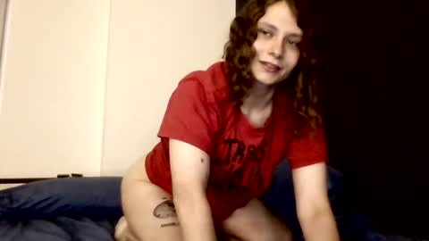 Snapshot of smoothvodka chatting on 07/24/26, 11:47 Bambi--Vodka online show from 07/24/26, 11:47
