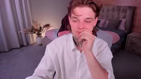 smoozie_kun online show from 06/10/26, 03:33