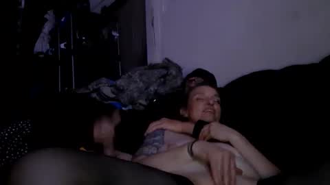 Snapshot of snblee4dp chatting on 09/15/25, 02:50 snblee4dp online show from 09/15/25, 02:50