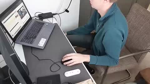 sneakerboy444 online show from 10/24/25, 09:17