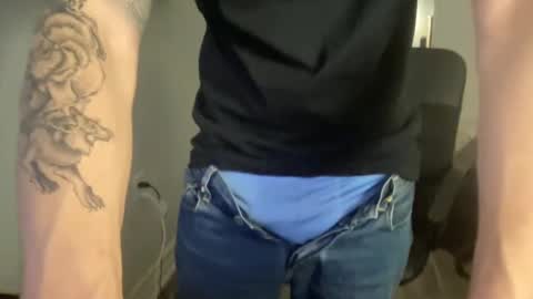 Snapshot of sneaky_dees653312 chatting on 11/13/25, 06:23 softcockgenius online show from 11/13/25, 06:23