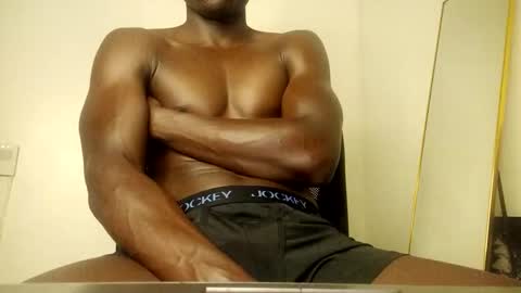 Snapshot of sneaky_link2 chatting on 11/18/25, 08:30 papi online show from 11/18/25, 08:30